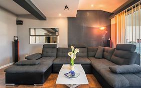 Boki Apartment Split